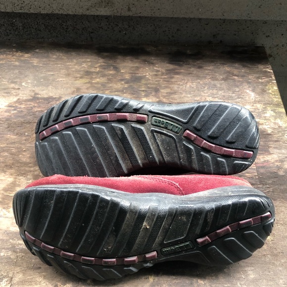 LL Bean Women's Red Suede Comfort Mocs Stain Resistant Slip on Shoes Size 9.5 - Picture 10 of 10